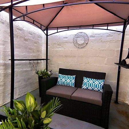 Hugh'S And Nora'S Place To Stay نيو يورك المظهر الخارجي الصورة
