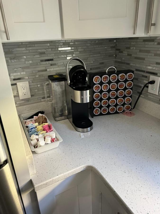 Hugh'S And Nora'S Place To Stay نيو يورك المظهر الخارجي الصورة